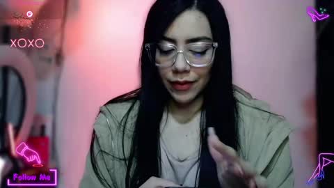 Snapshot of laujgray chatting on 13, 10, 2025 laujgray online show from 13, 10, 2025
