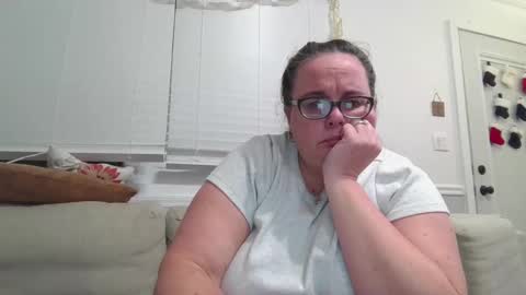 Snapshot of laulauma chatting on 20, 12, 2024 LauLauMa online show from 20, 12, 2024