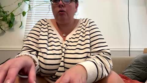 Snapshot of laulauma chatting on 10, 1, 2025 LauLauMa online show from 10, 1, 2025