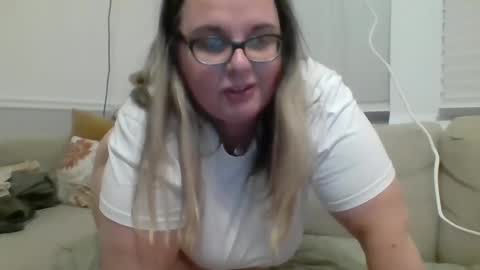 Snapshot of laulauma chatting on 13, 1, 2025 LauLauMa online show from 13, 1, 2025