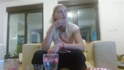 Snapshot of laura47_sweet chatting on 5, 12, 2024 LAURA ANNA online show from 5, 12, 2024