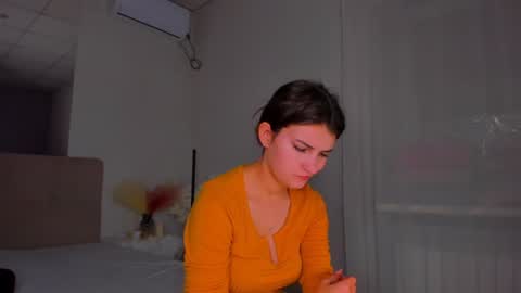 Snapshot of laura__leee chatting on 6, 12, 2024 Laura online show from 6, 12, 2024