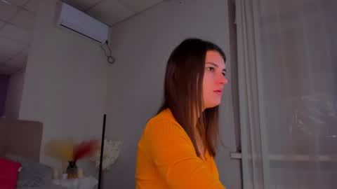 Snapshot of laura__leee chatting on 8, 12, 2024 Laura online show from 8, 12, 2024