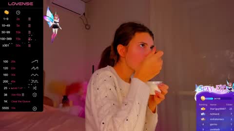 Snapshot of laura__leee chatting on 9, 12, 2024 Laura online show from 9, 12, 2024