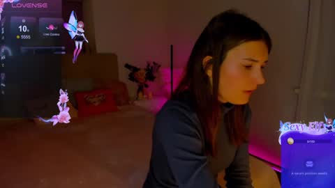 Snapshot of laura__leee chatting on 18, 12, 2024 Laura online show from 18, 12, 2024