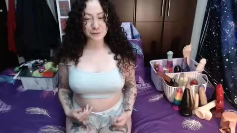 Snapshot of laura_anal_ chatting on 11, 9, 2025 Wen online show from 11, 9, 2025