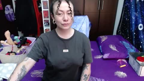 Snapshot of laura_anal_ chatting on 18, 10, 2025 Wen online show from 18, 10, 2025