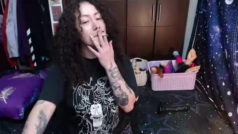 Snapshot of laura_anal_ chatting on 30, 10, 2025 Wen online show from 30, 10, 2025