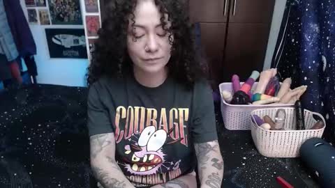 Snapshot of laura_anal_ chatting on 6, 11, 2025 Wen online show from 6, 11, 2025