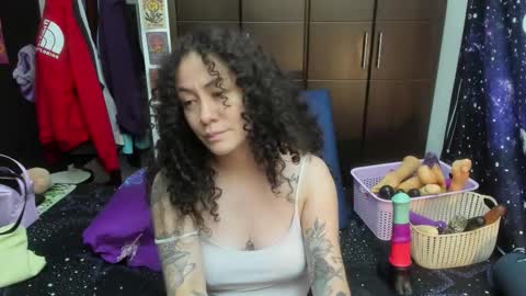 Snapshot of laura_anal_ chatting on 8, 11, 2025 Wen online show from 8, 11, 2025