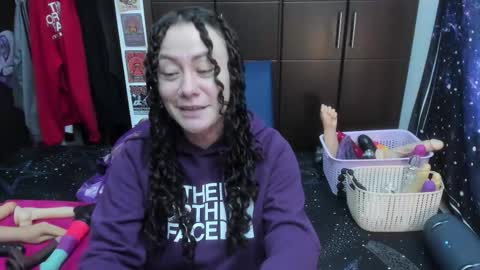 Snapshot of laura_anal_ chatting on 13, 11, 2025 Wen online show from 13, 11, 2025