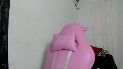 Snapshot of laura_and_kevin chatting on 9, 1, 2026 laura_and_kevin online show from 9, 1, 2026