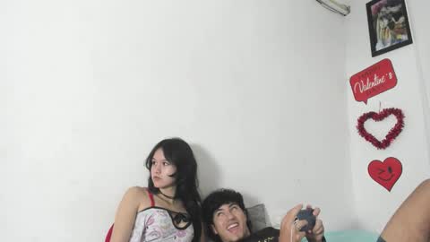 Snapshot of laura_and_kevin chatting on 14, 2, 2026 laura_and_kevin online show from 14, 2, 2026