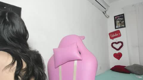 Snapshot of laura_and_kevin chatting on 16, 2, 2026 laura_and_kevin online show from 16, 2, 2026