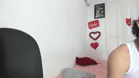 Snapshot of laura_and_kevin chatting on 19, 2, 2026 laura_and_kevin online show from 19, 2, 2026