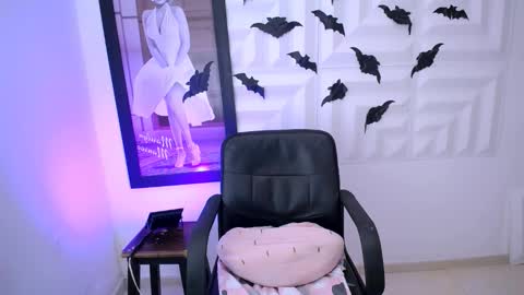 LAURA online show from 14, 10, 2025