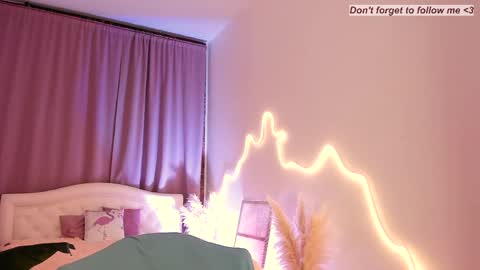 Laura online show from 7, 4, 2026