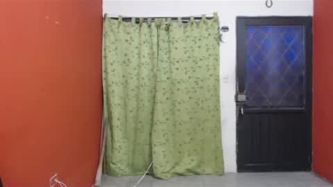 CALL ME LOVE  LAURA online show from 8, 12, 2024