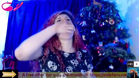 Snapshot of laura_fountain_ chatting on 4, 1, 2025 weedcam Curly Laura OF    online show from 4, 1, 2025