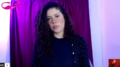 Snapshot of laura_fountain_ chatting on 19, 2, 2025 weedcam Curly Laura OF    online show from 19, 2, 2025