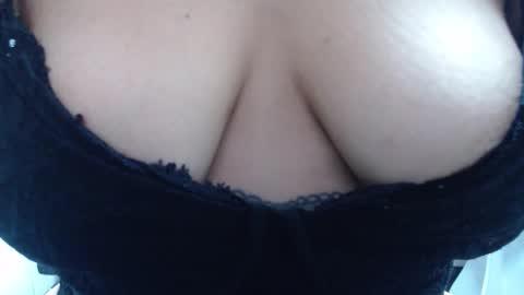  Laura  online show from 14, 12, 2025