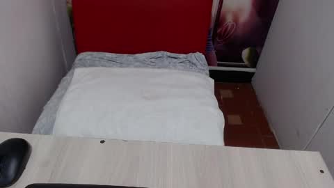  Laura  online show from 5, 4, 2026