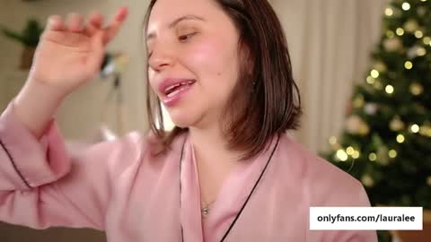 Laura Lee. online show from 16, 12, 2024