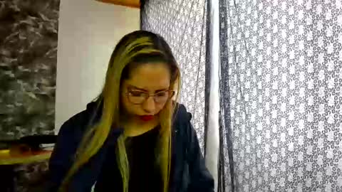 Snapshot of laura_marlyn chatting on 6, 1, 2025 LARA online show from 6, 1, 2025