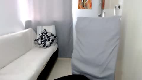 Snapshot of laura_pervert_ chatting on 21, 9, 2025 Laura online show from 21, 9, 2025