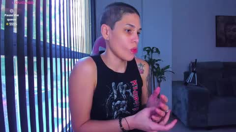 Laura Rose online show from 4, 1, 2025