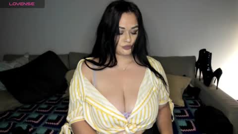 Snapshot of laura_sinner chatting on 17, 9, 2025 Laura online show from 17, 9, 2025