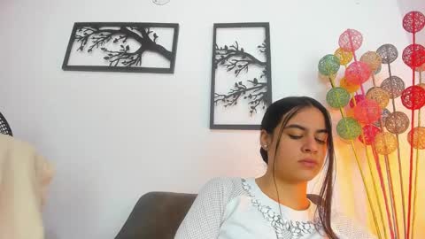 LAURA SOE online show from 2, 2, 2025