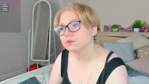 Snapshot of lauraaa_smith chatting on 3, 3, 2026 Laura online show from 3, 3, 2026