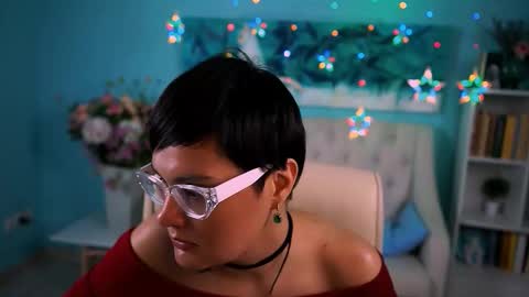 lauradavidsons online show from 2, 11, 2025