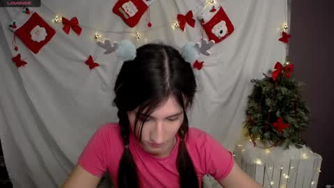 Snapshot of lauradre_ chatting on 10, 12, 2024 Laura online show from 10, 12, 2024