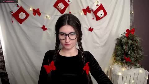 Snapshot of lauradre_ chatting on 13, 12, 2024 Laura online show from 13, 12, 2024