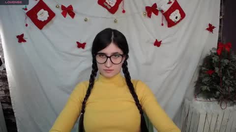 Snapshot of lauradre_ chatting on 15, 12, 2024 Laura online show from 15, 12, 2024