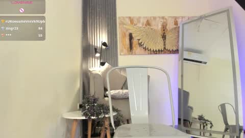 Snapshot of laurah_hill chatting on 6, 3, 2025 Lau online show from 6, 3, 2025