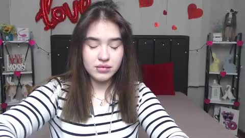 Snapshot of laurahlot chatting on 8, 3, 2025 LauraHlot online show from 8, 3, 2025