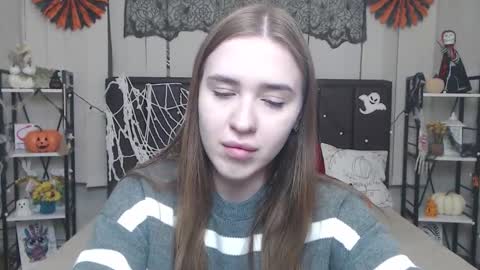 Snapshot of laurahlot chatting on 3, 11, 2025 LauraHlot online show from 3, 11, 2025