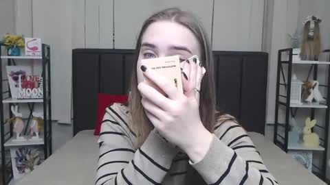 Snapshot of laurahlot chatting on 5, 12, 2025 LauraHlot online show from 5, 12, 2025