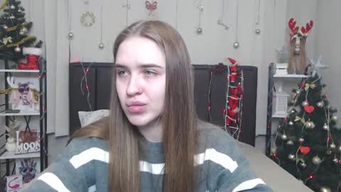 Snapshot of laurahlot chatting on 23, 12, 2025 LauraHlot online show from 23, 12, 2025