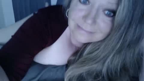 lauralust online show from 5, 5, 2026