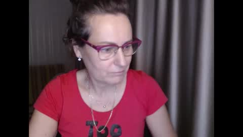 Lauraoven1 online show from 11, 1, 2025