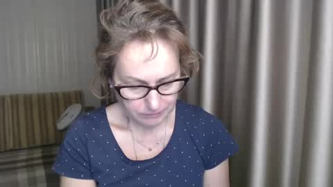 Lauraoven1 online show from 16, 1, 2025