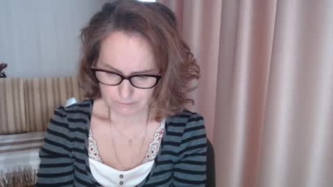 Lauraoven1 online show from 13, 2, 2025