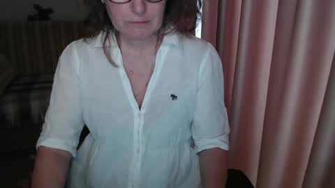 Lauraoven1 online show from 4, 3, 2025