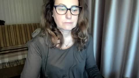 Lauraoven1 online show from 19, 12, 2025