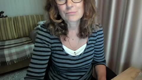 Lauraoven1 online show from 6, 7, 2026