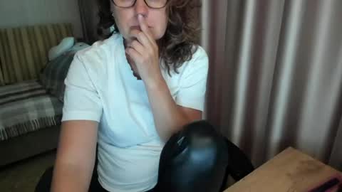 Lauraoven1 online show from 22, 7, 2026